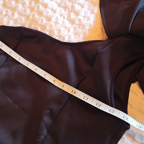 Elegant Black Evening Dress Medium - Picture 4 of 6